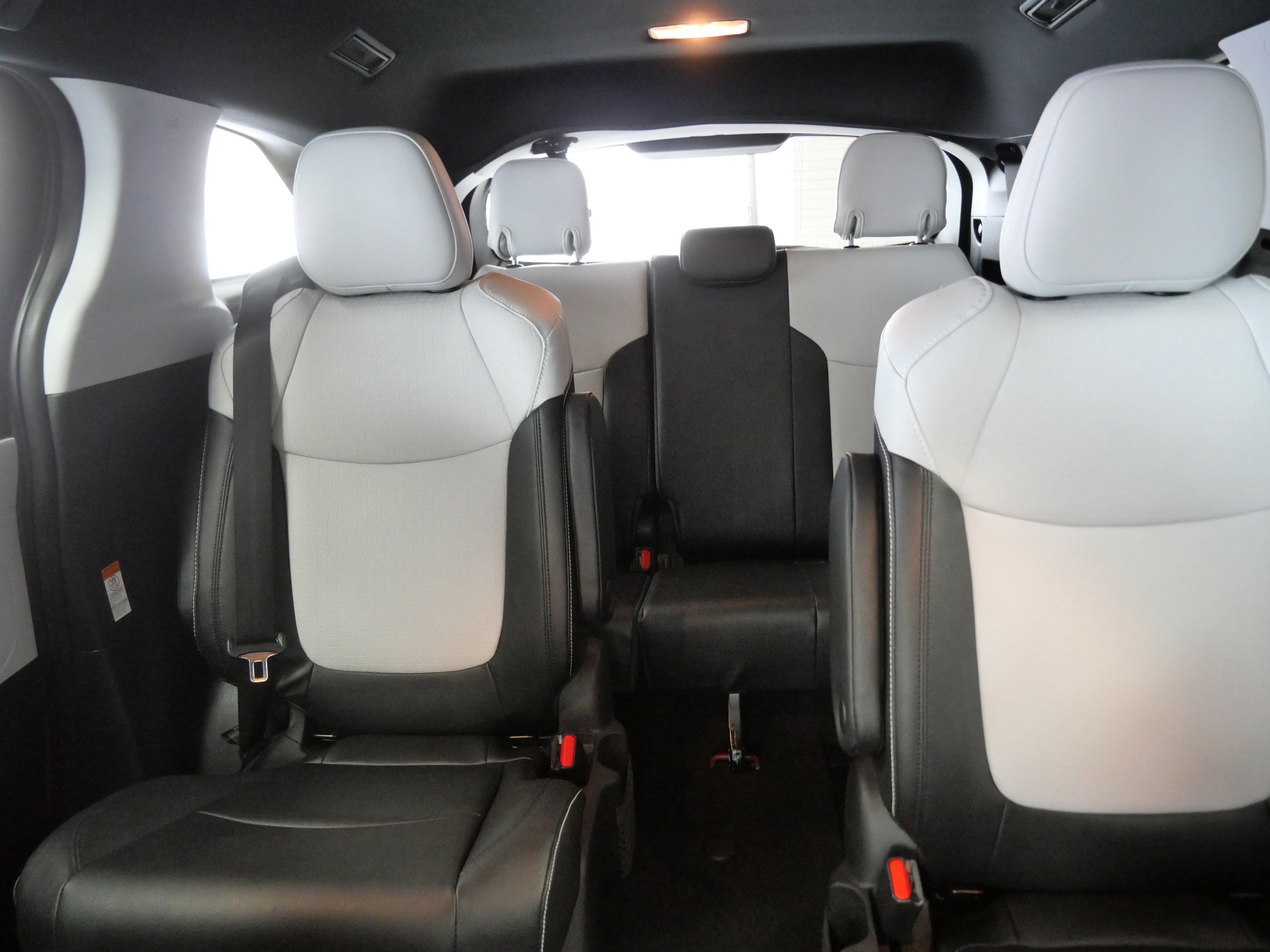 Certified 2025 Toyota Sienna XSE image 14