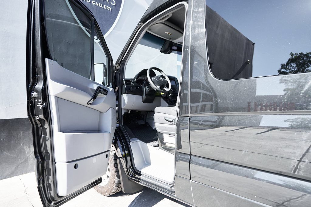 Used 2017 Mercedes-Benz Sprinter 3500 image 21