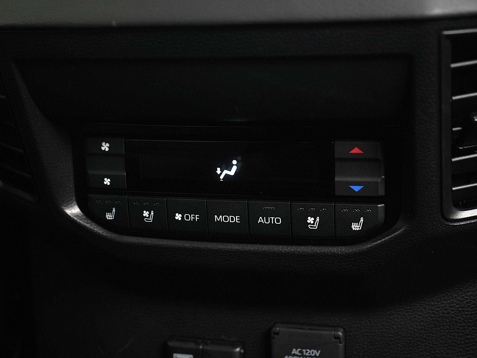 Used 2025 Toyota Sequoia Capstone image 19