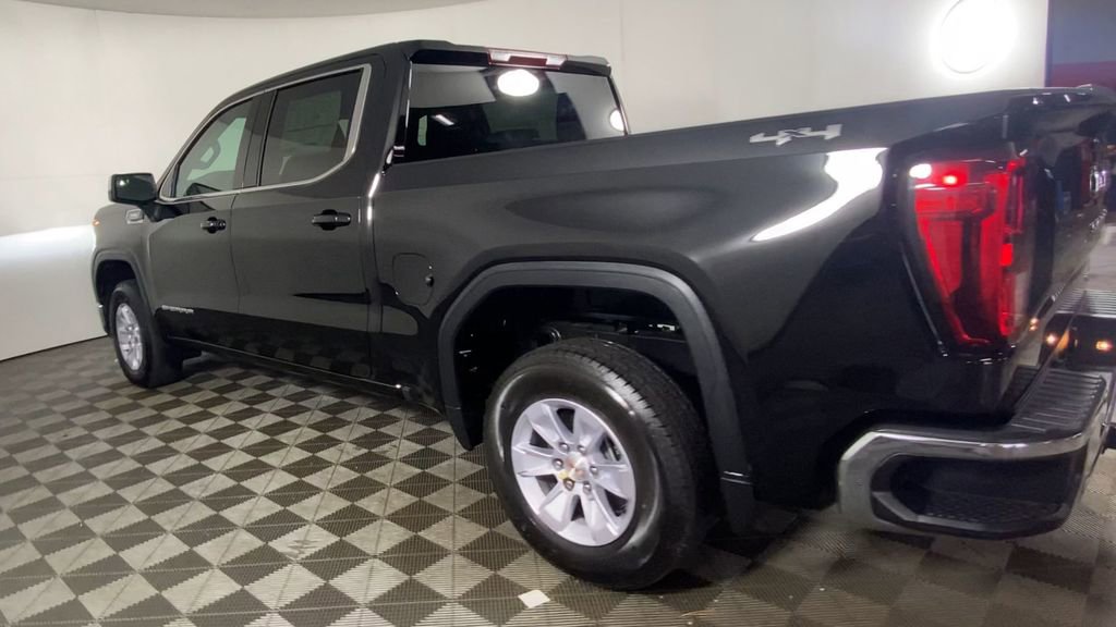 New 2026 GMC Sierra 1500 SLE image 8