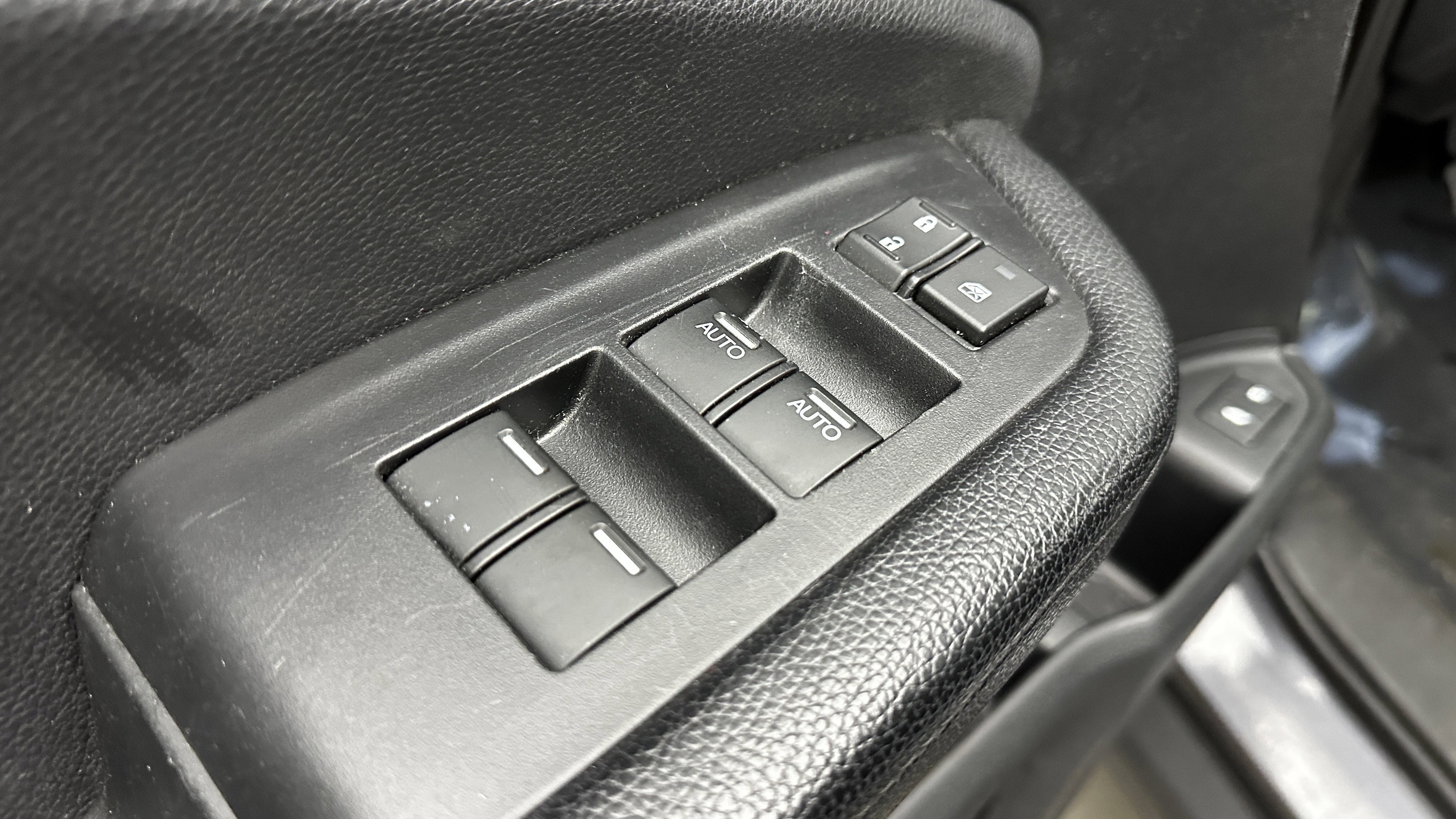 Used 2018 Honda Pilot Touring image 12