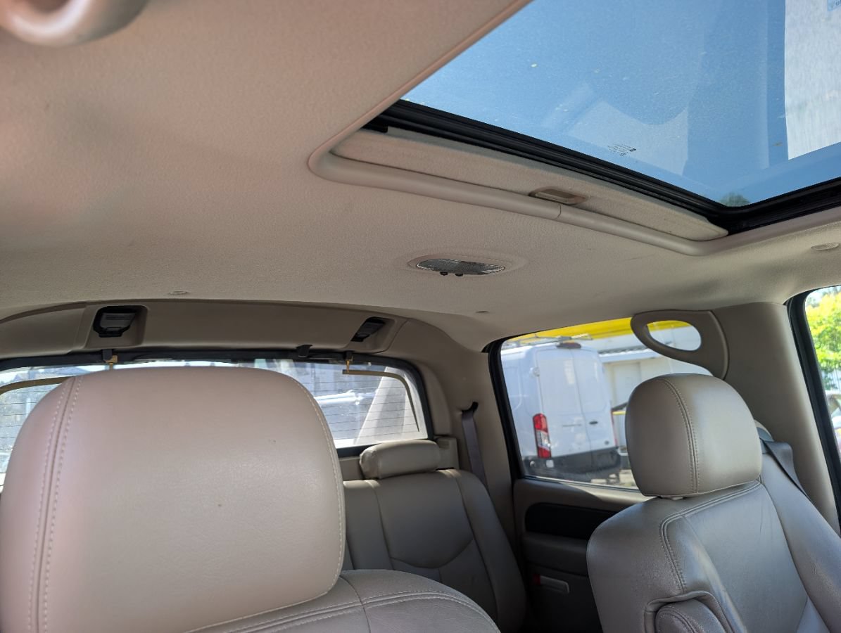 Used 2003 Chevrolet Avalanche 2WD image 12