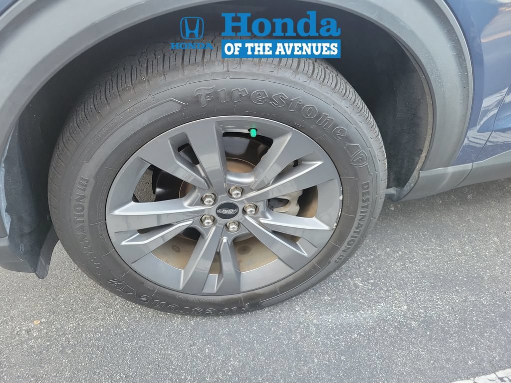 Used 2021 Ford Explorer XLT w/ Equipment Group 202A AWD/4WD image 4