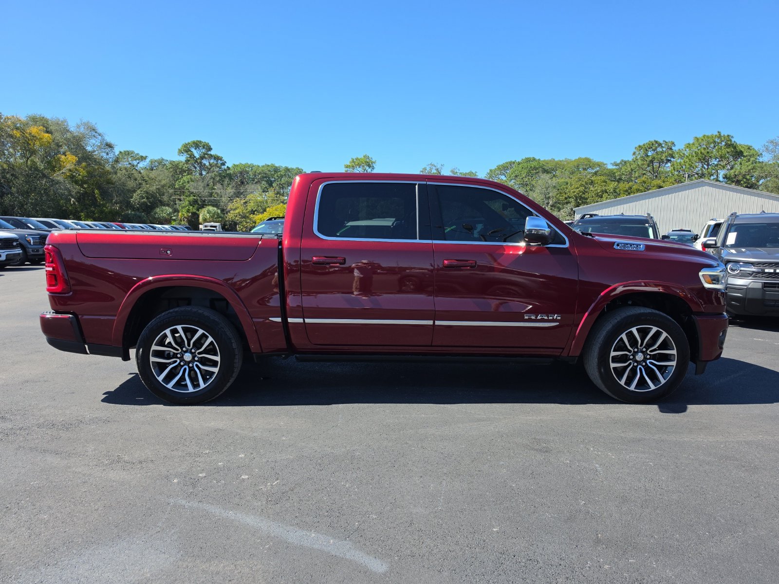 Used 2025 RAM 1500 Limited AWD/4WD image 3