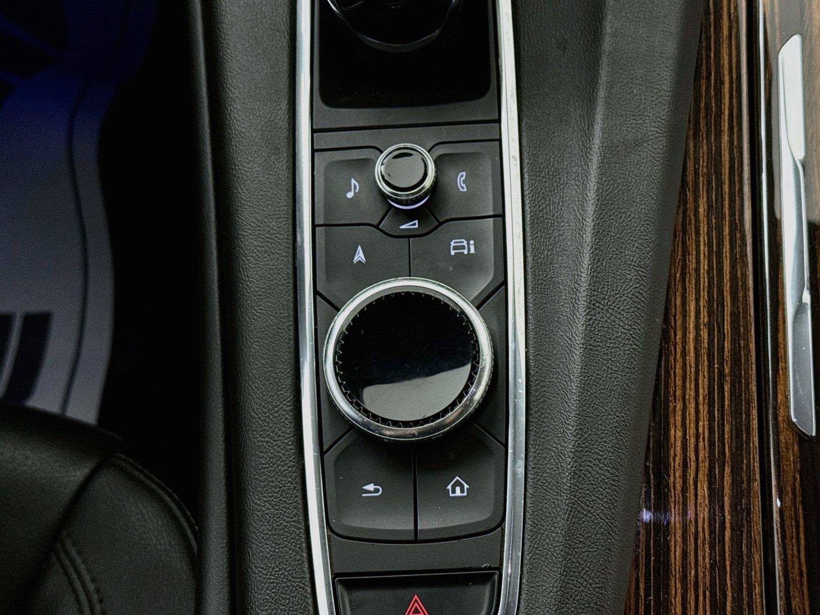 Used 2023 Cadillac Escalade Luxury RWD image 22