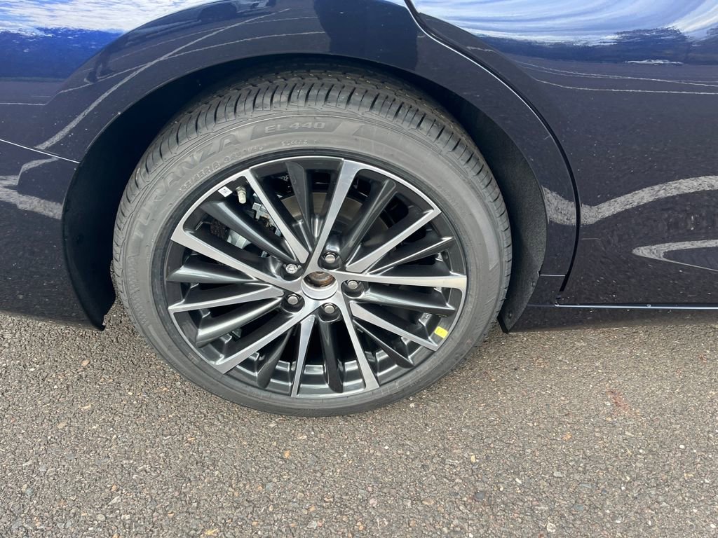 New 2025 Lexus ES 300h w/ Premium Package image 6