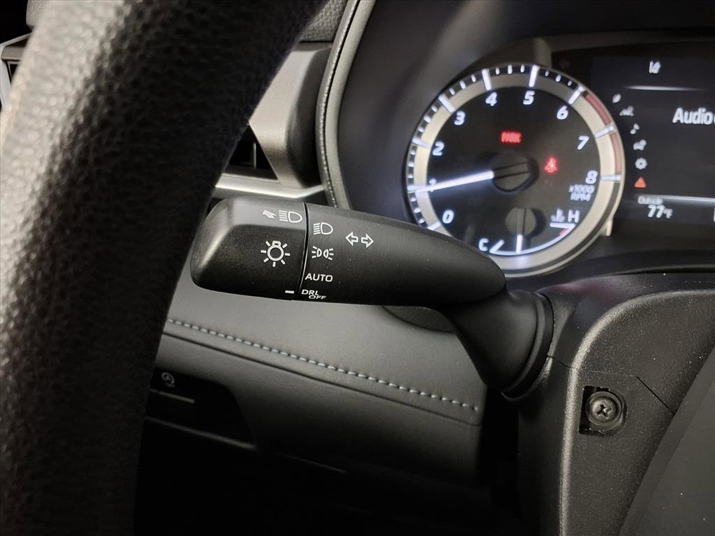 Used 2023 Toyota Highlander L image 17