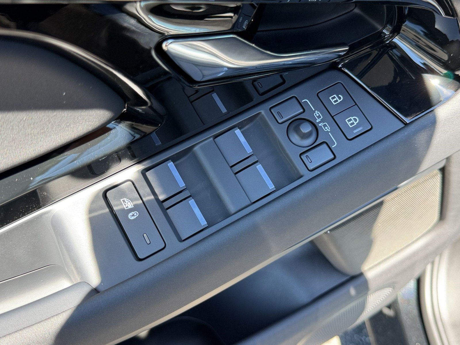 New 2026 Land Rover Range Rover Evoque S AWD/4WD image 27