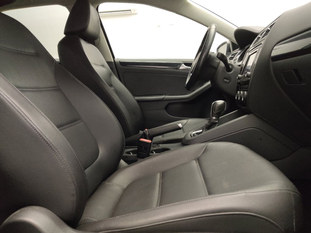 Used 2017 Volkswagen Jetta SEL FWD image 21