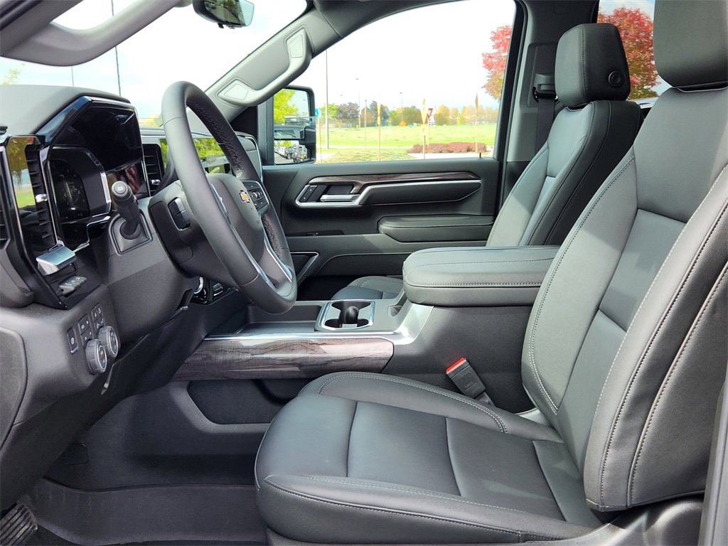 New 2026 Chevrolet Silverado 3500 LTZ w/ LTZ Convenience Package image 9