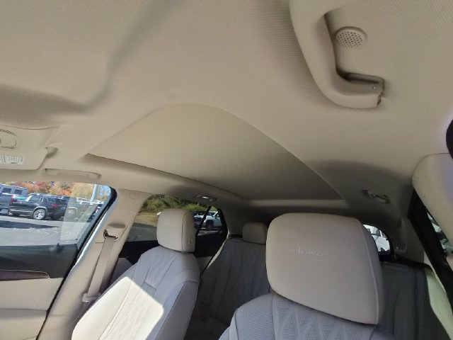 Certified 2021 Buick Envision Avenir w/ Technology Package II AWD/4WD image 28