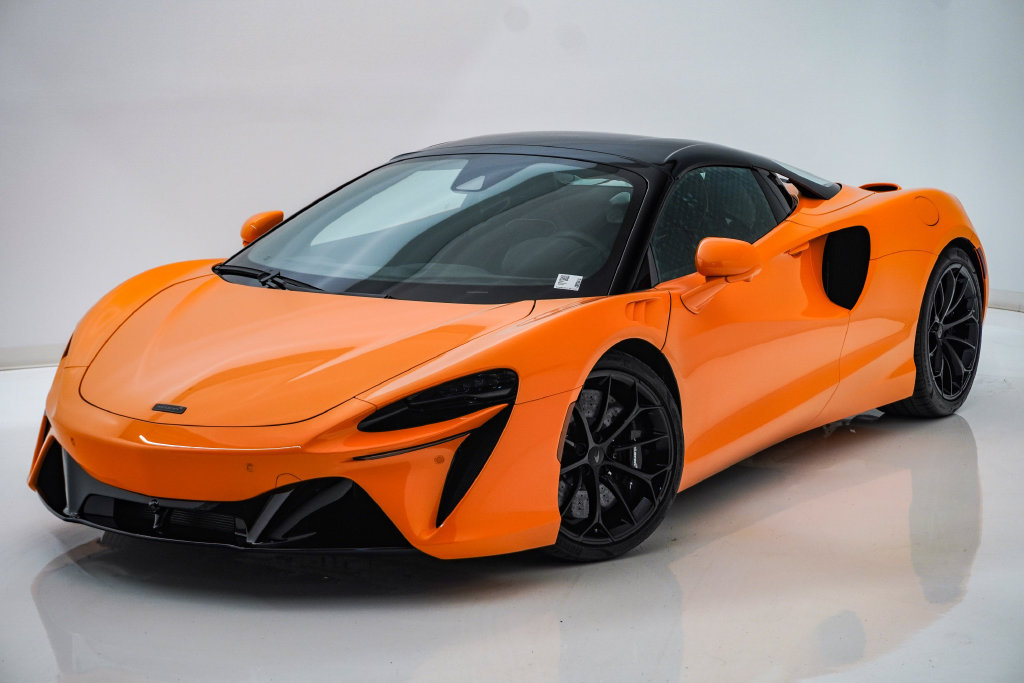 Used 2026 McLaren Artura Spider RWD image 9