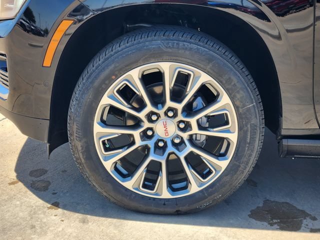 New 2026 GMC Yukon Denali w/ Denali Reserve Package AWD/4WD image 10
