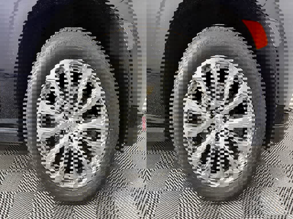 Certified 2023 GMC Yukon Denali image 19