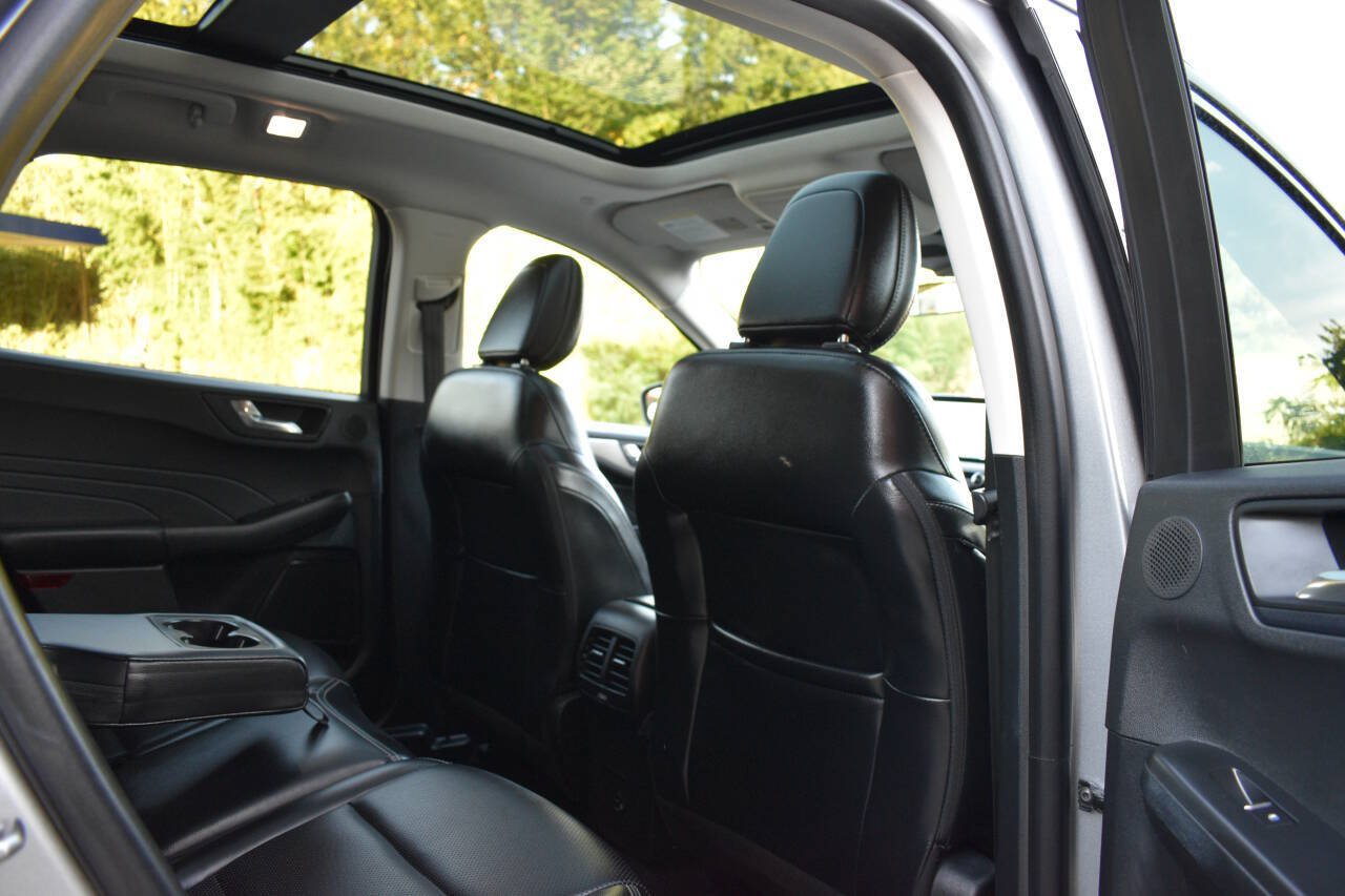 Used 2021 Ford Escape SEL w/ Technology Package FWD image 14