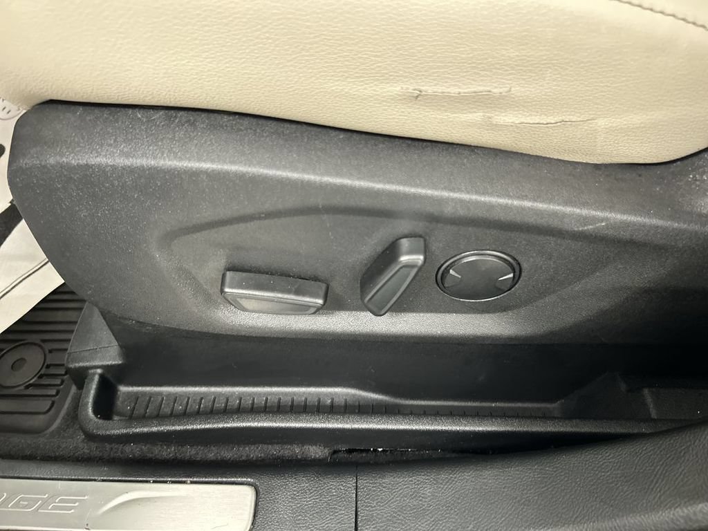 Used 2023 Ford Edge Titanium w/ Cargo Accessory Package AWD/4WD image 10