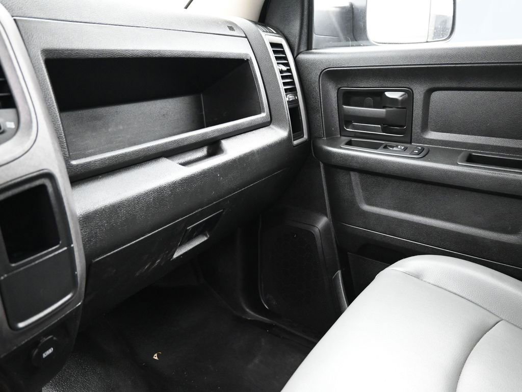 Used 2022 RAM 1500 Tradesman w/ Chrome Appearance Group AWD/4WD image 18