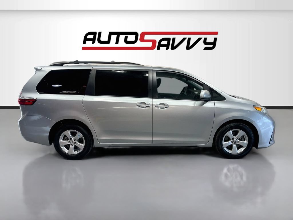 Used 2019 Toyota Sienna LE FWD image 8