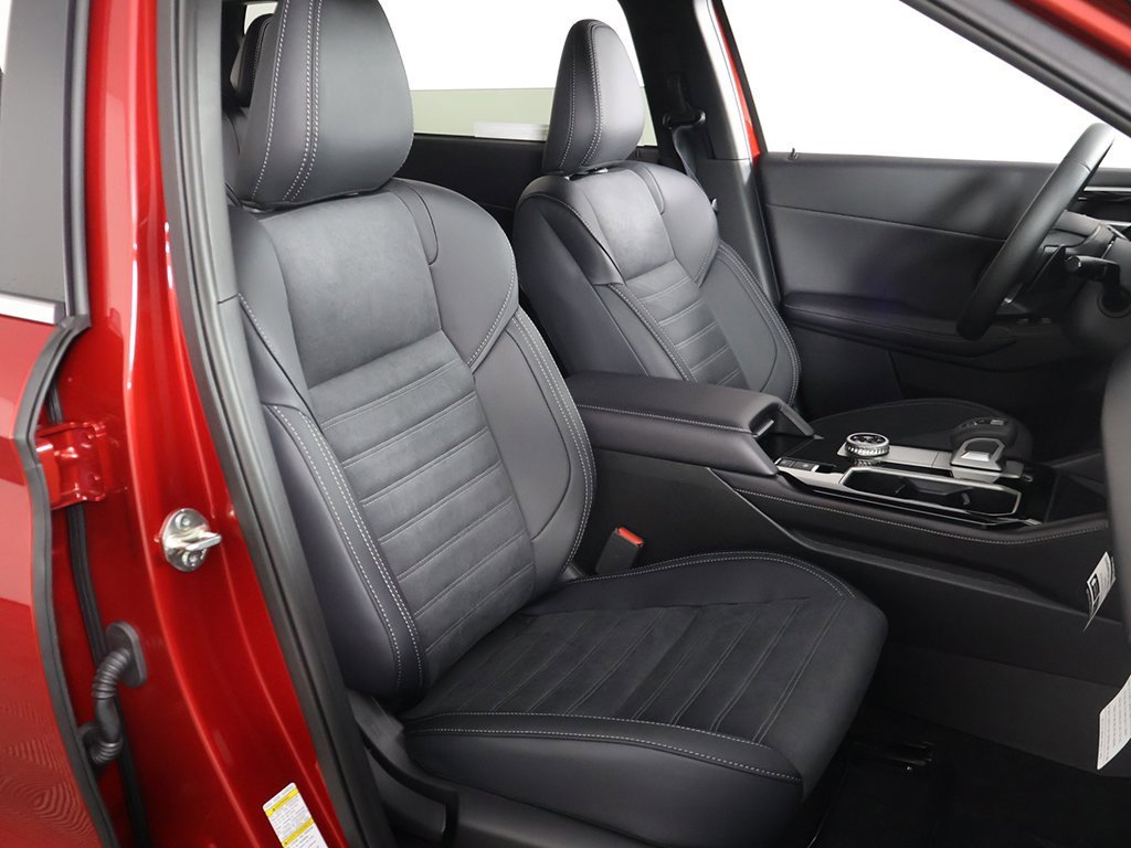 New 2025 Mitsubishi Outlander SE image 32