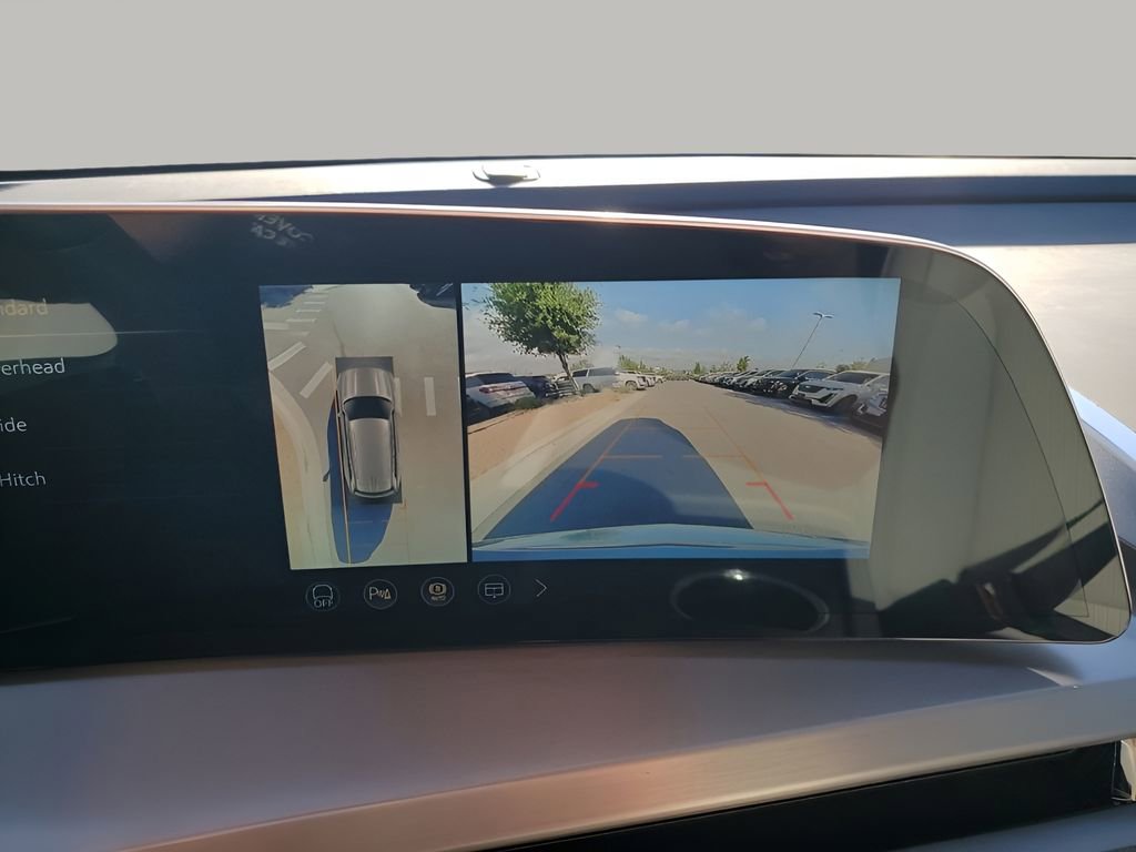 New 2026 Cadillac Vistiq Luxury w/ LPO, Floor Liner Package image 44