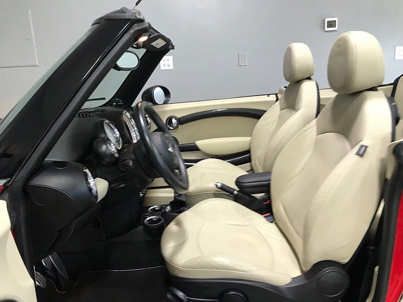 Used 2013 MINI Cooper S w/ Technology Pkg 2 FWD image 18