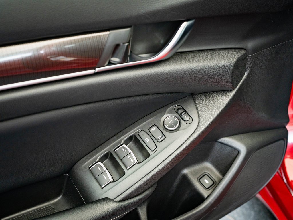 Used 2018 Honda Accord Sport image 20