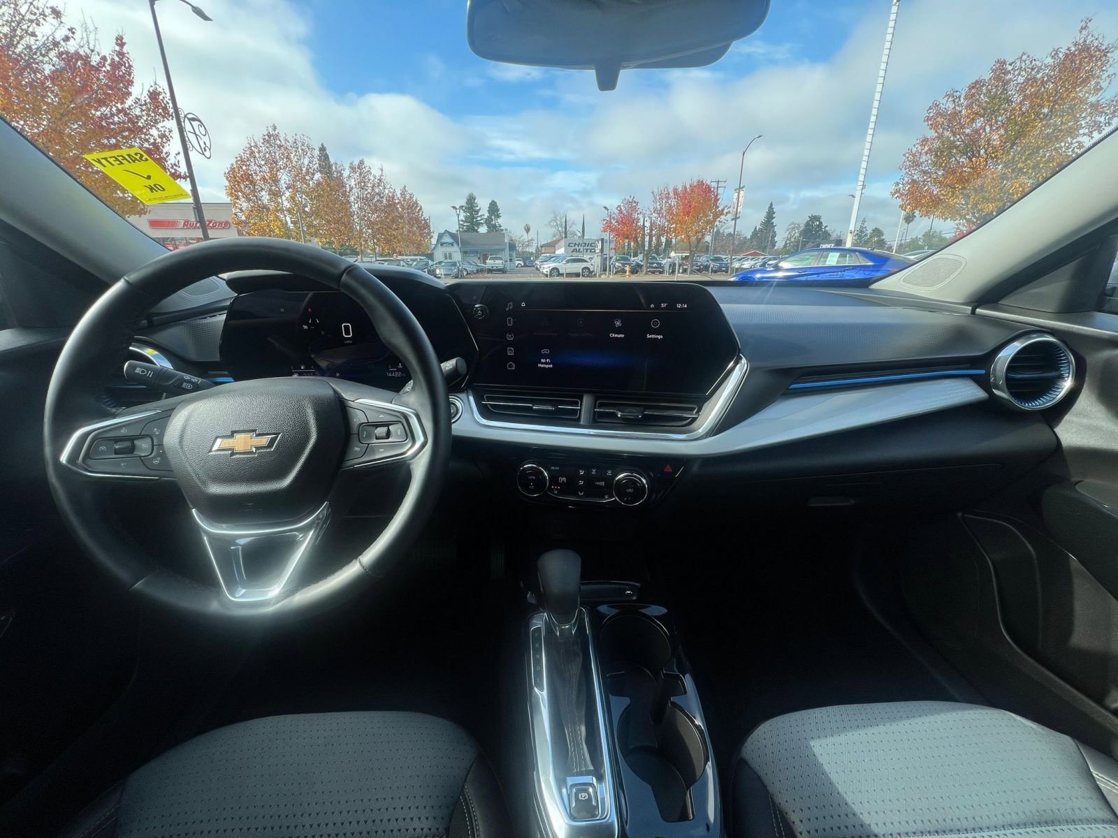 Used 2025 Chevrolet Trax LT w/ LT Convenience Package image 33