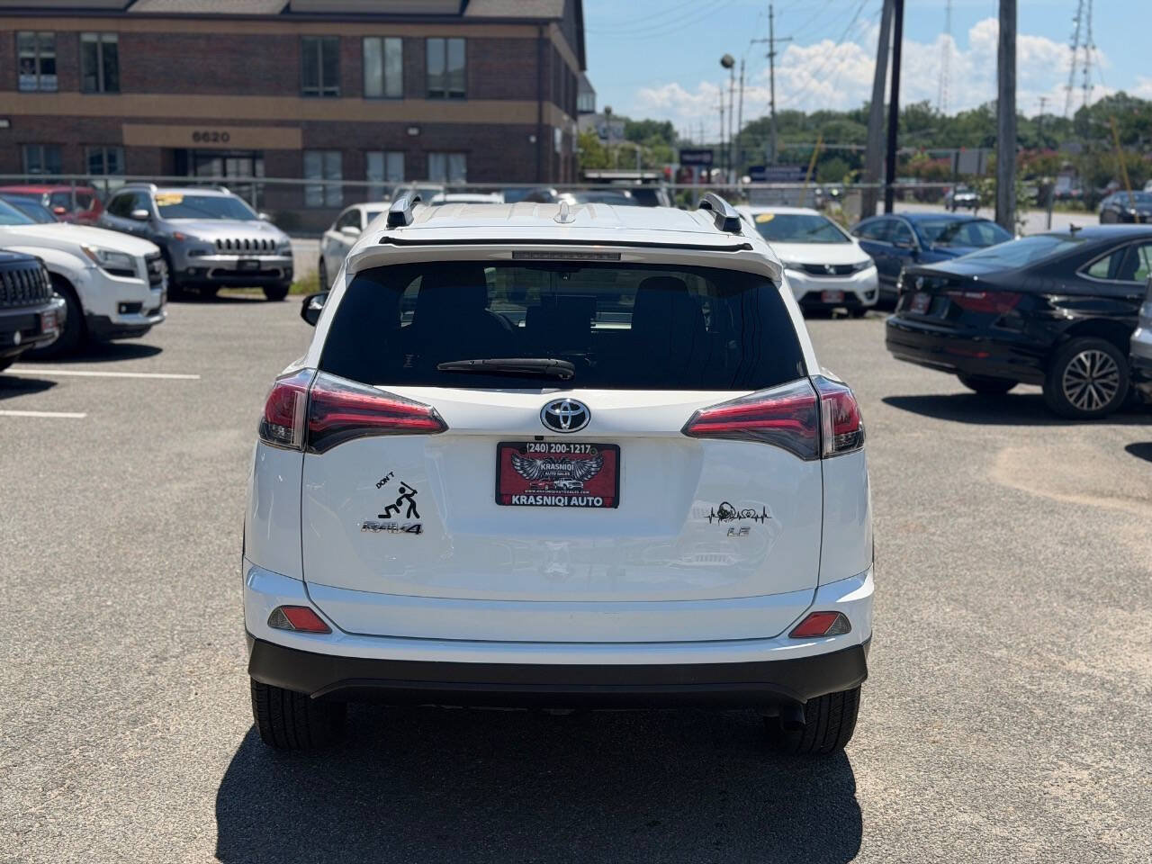 Used 2016 Toyota RAV4 LE FWD image 3
