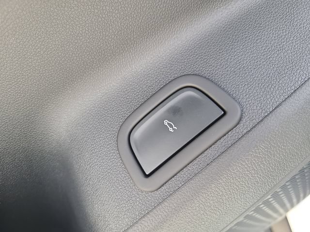 New 2026 Chevrolet Traverse LT FWD image 17
