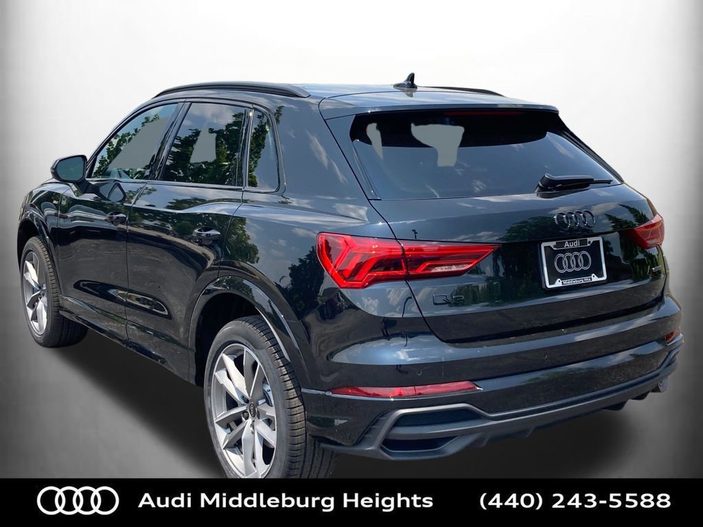 Certified 2025 Audi Q3 2.0T Premium w/ Convenience Package image 9