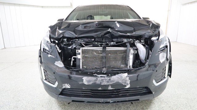 Used 2017 Cadillac XT5 Platinum w/ Driver Assist Package image 7