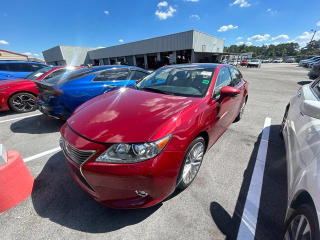 Used 2015 Lexus ES 350 w/ Ultra Luxury Package FWD image 3