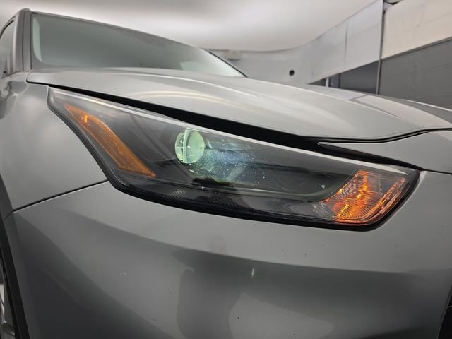 Used 2022 Toyota Highlander L image 13