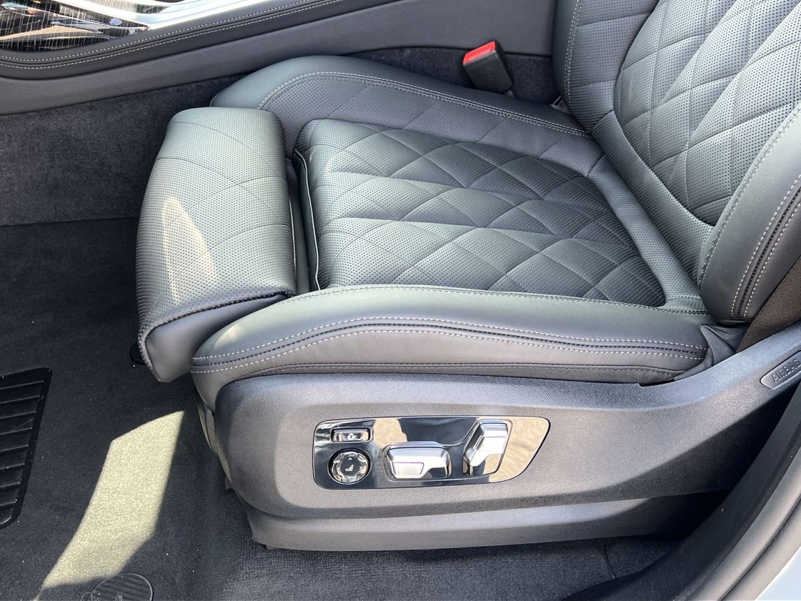 New 2027 BMW X7 xDrive40i w/ M Sport Package AWD/4WD image 11