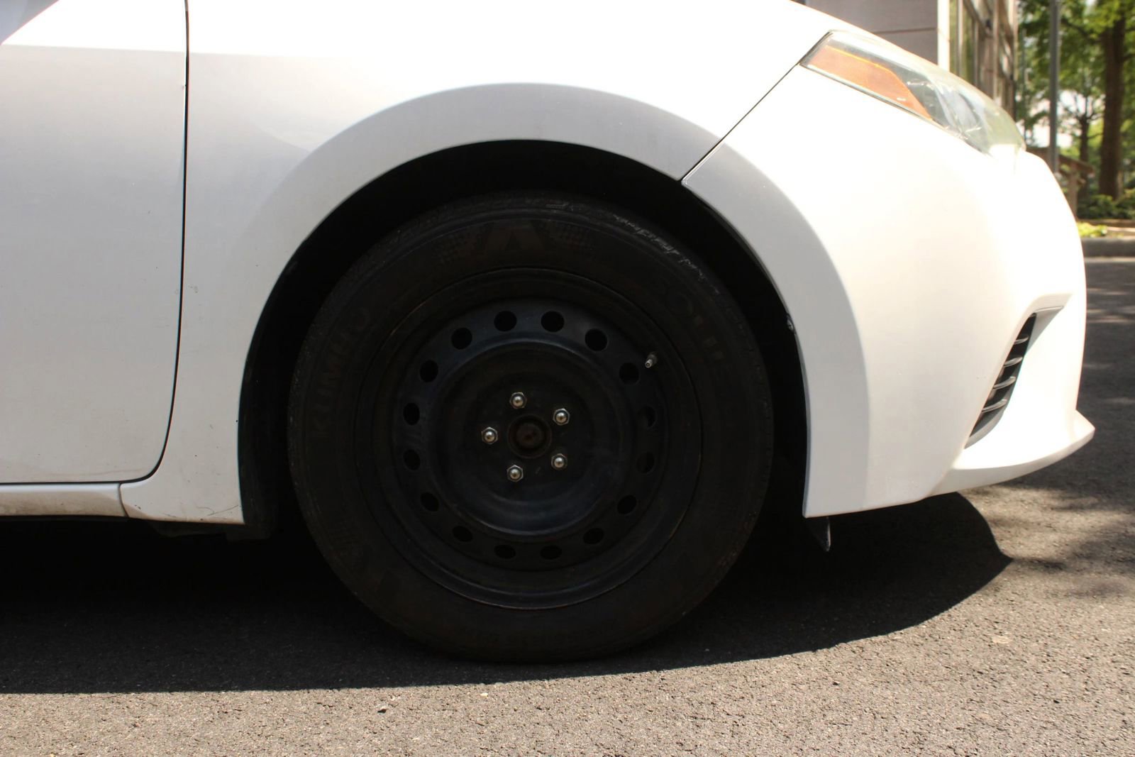 Used 2014 Toyota Corolla LE FWD image 4