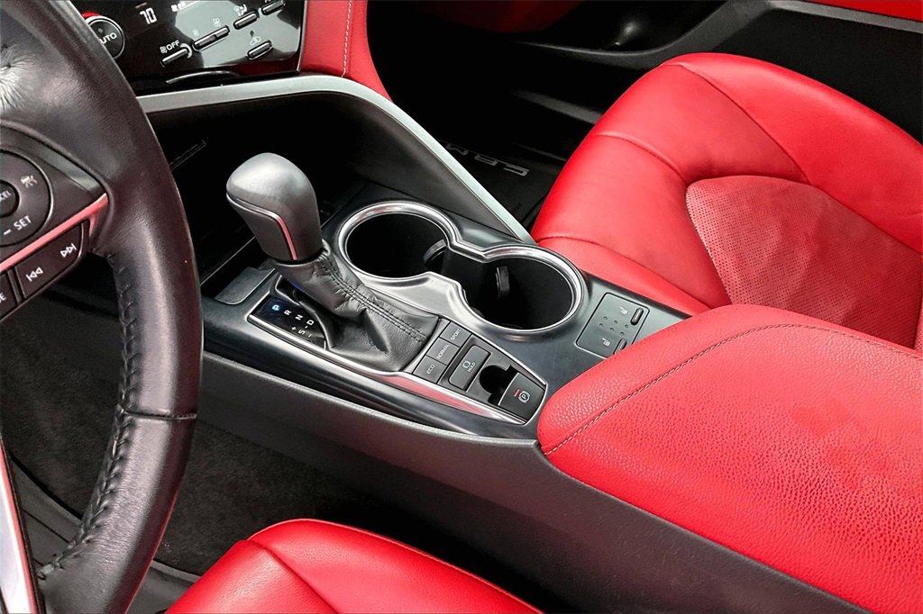 Used 2019 Toyota Camry XSE image 12