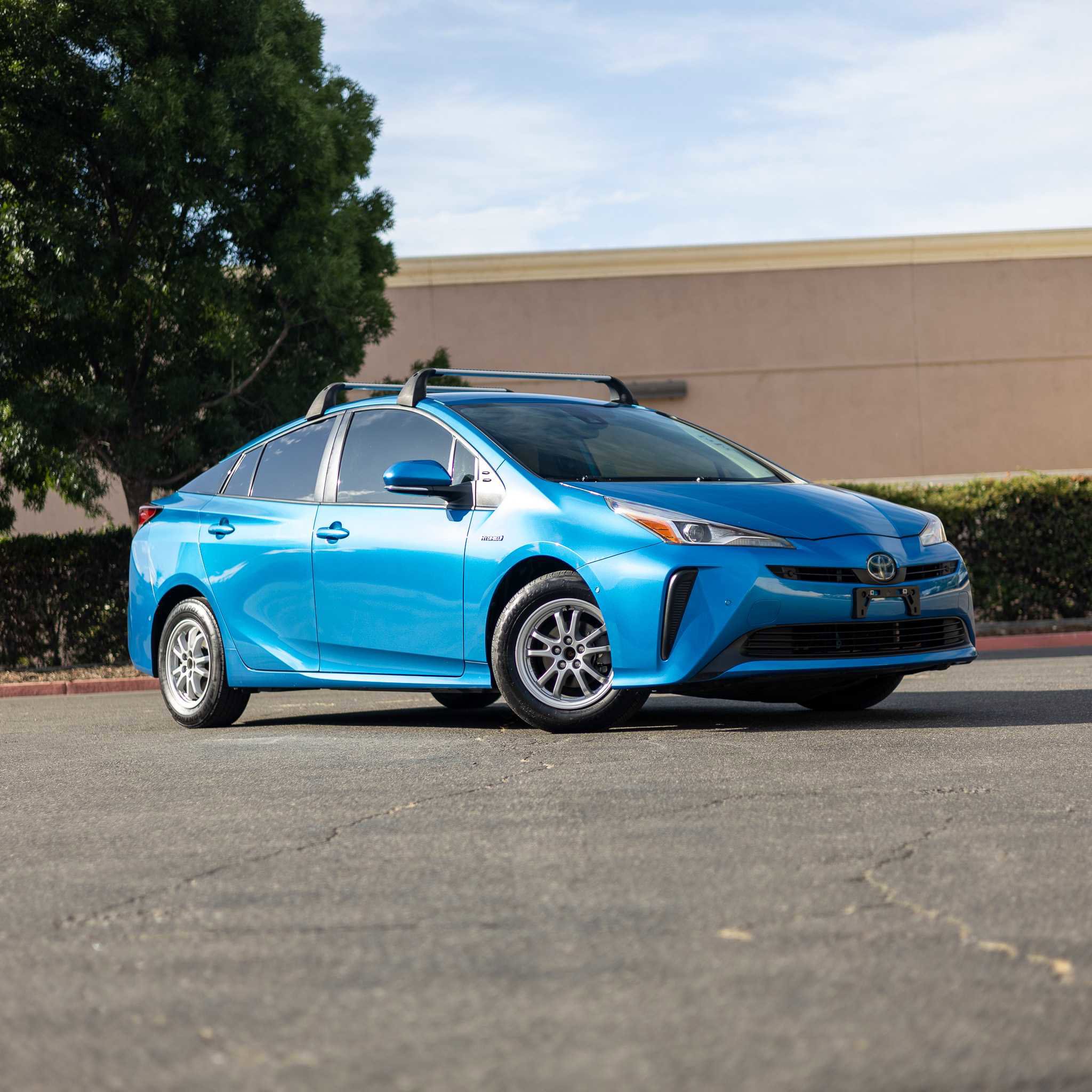 Used 2022 Toyota Prius LE image 1