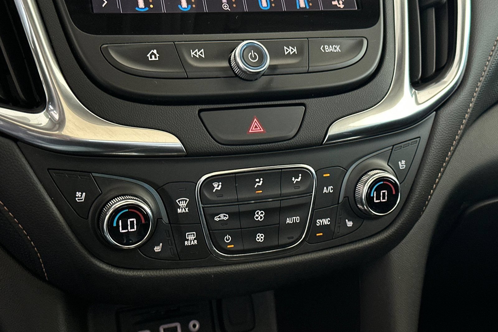 Used 2021 Chevrolet Equinox Premier FWD image 27