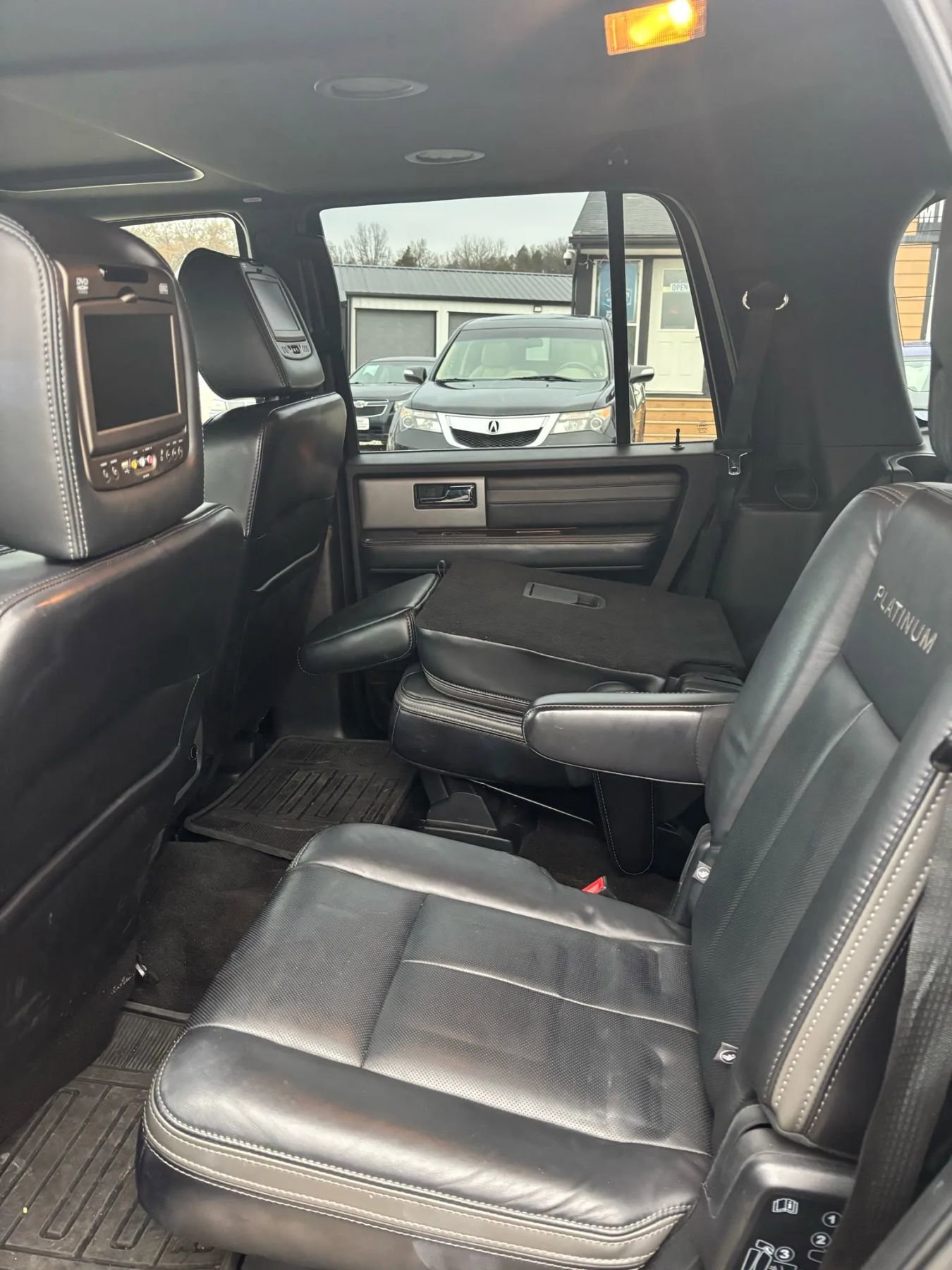 Used 2015 Ford Expedition Platinum image 15