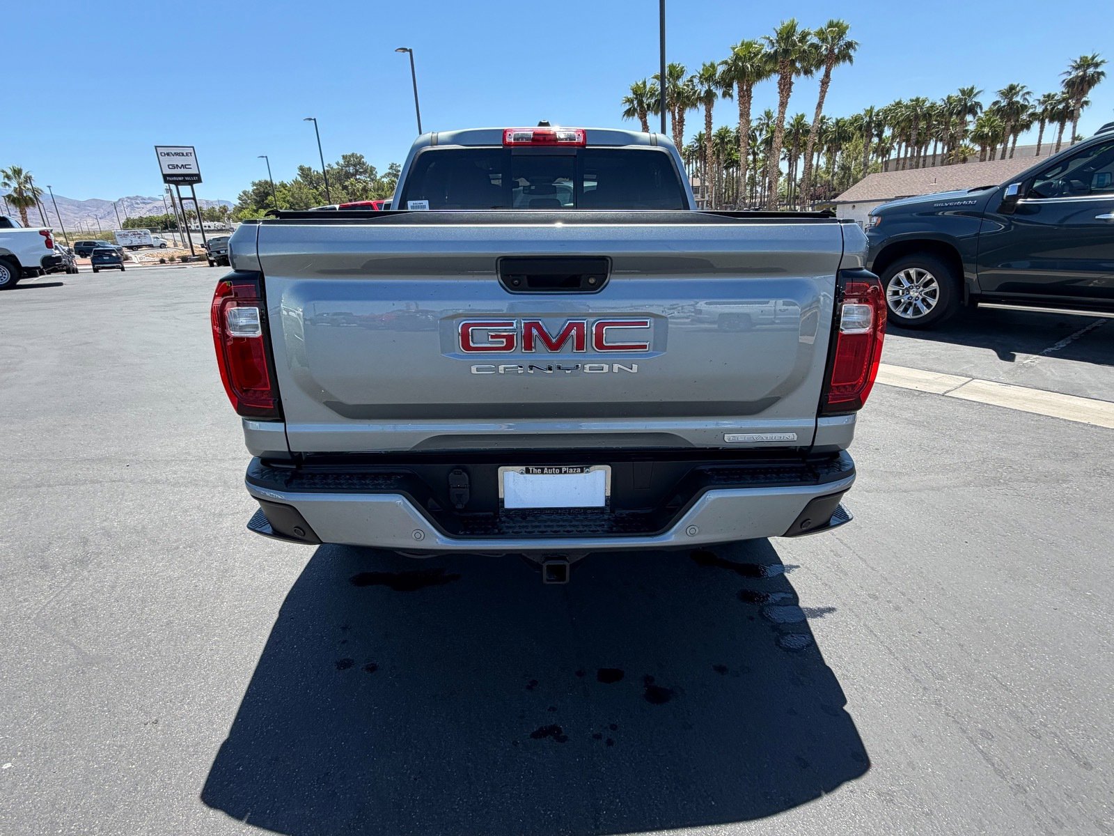 Used 2024 GMC Canyon Elevation w/ Elevation Premium Package RWD image 4