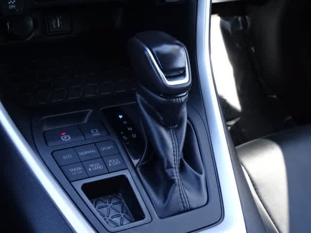 Certified 2025 Toyota RAV4 XLE Premium AWD/4WD image 34