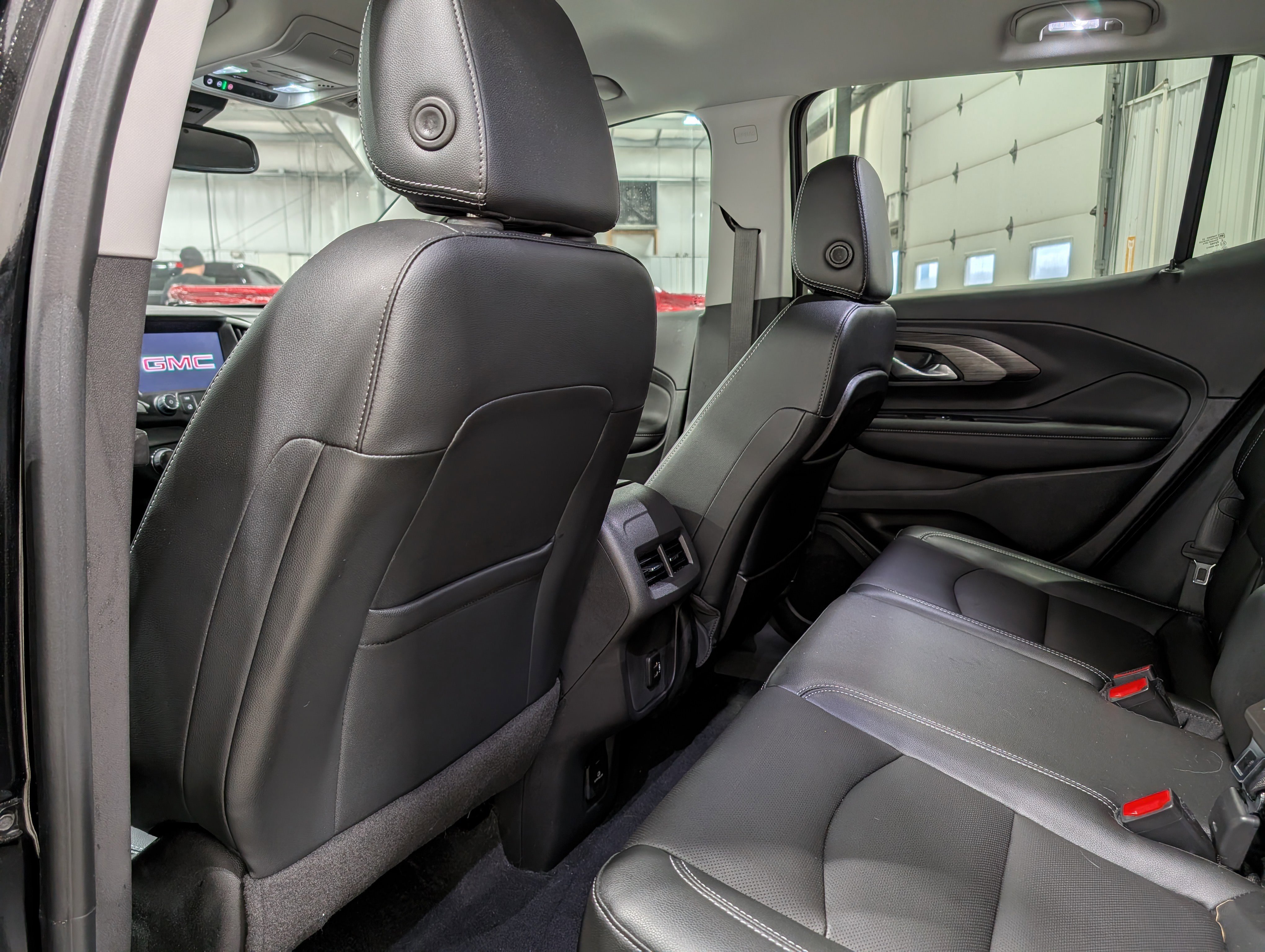 Used 2023 GMC Terrain SLT w/ Infotainment Package II image 17