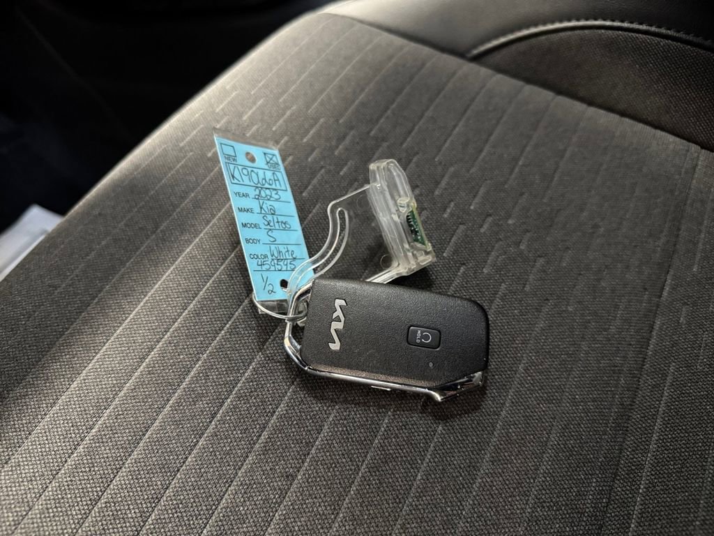 Used 2023 Kia Seltos S image 32