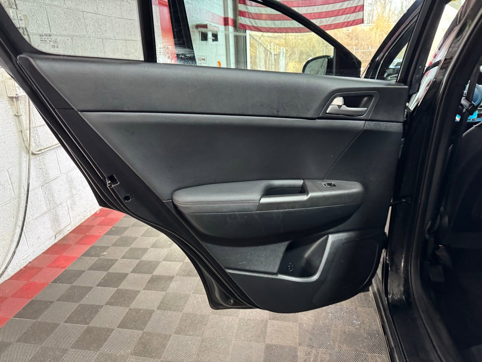 Used 2020 Kia Sportage S image 11