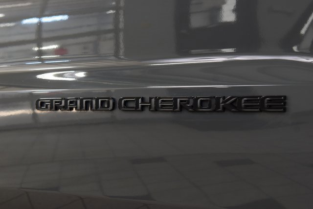 Used 2020 Jeep Grand Cherokee Altitude image 16