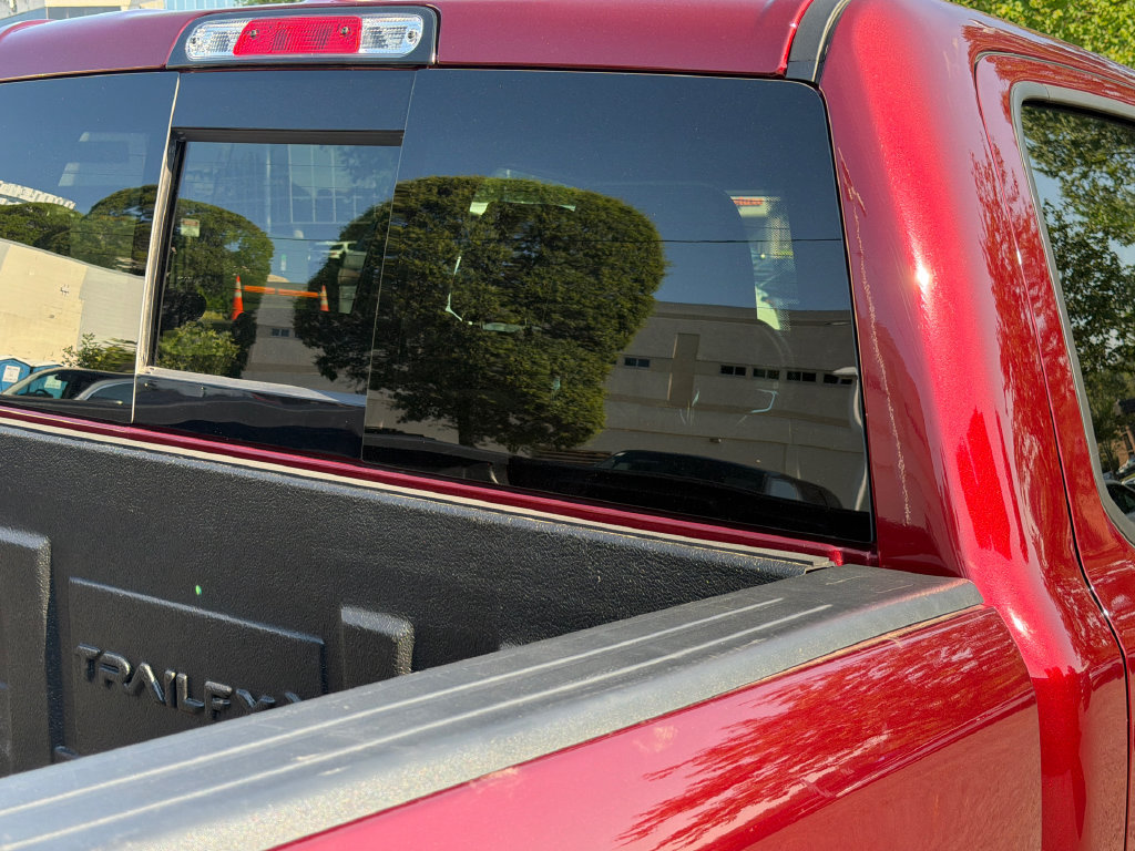 Used 2025 RAM 1500 Laramie AWD/4WD image 7