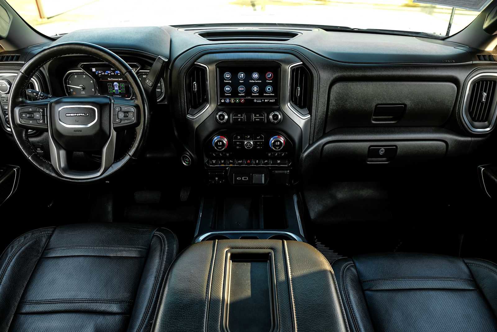Used 2022 GMC Sierra 3500 Denali w/ Denali Ultimate Package AWD/4WD image 16