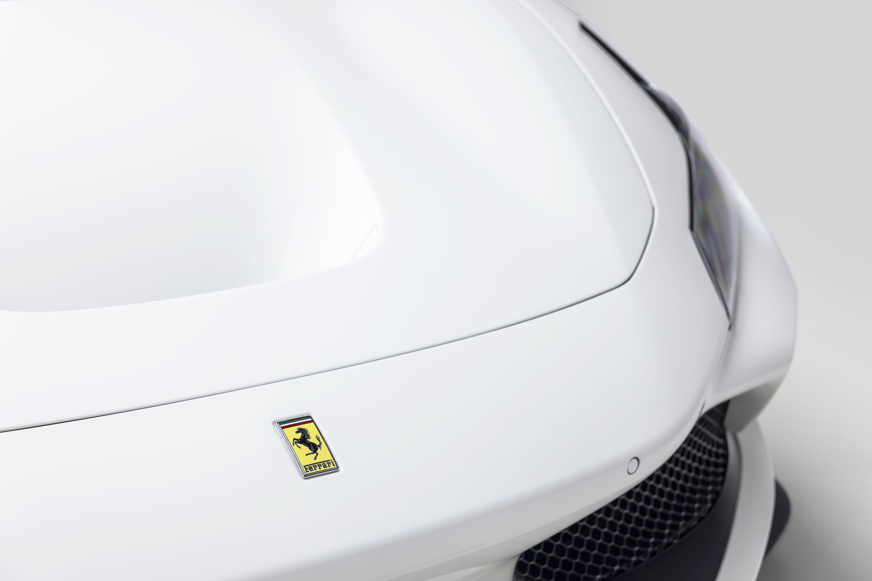 Certified 2022 Ferrari F8 Tributo RWD image 32