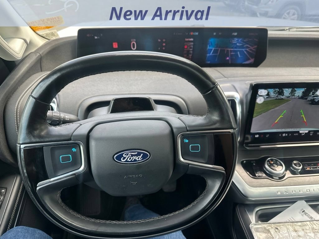 Used 2025 Ford Expedition Platinum AWD/4WD image 11