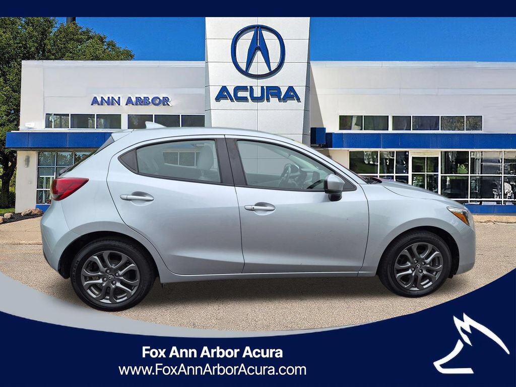 Used 2020 Toyota Yaris XLE FWD image 6